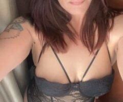 Texas Temptress Awaits 🍑🔥 Ride the Wild Wave!