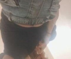 💋🔥 Hot Blonde Craving a Daddy's Touch 💦🍑 - Image 4