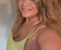 Busty Blonde BBW MILF Awaits 💋🍑💦 Vegas Fun - Image 4