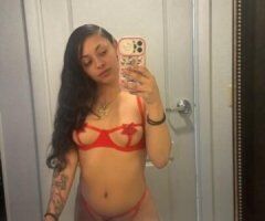 💋 Rochester's Playful Temptress Awaits 💦😘 - Image 4