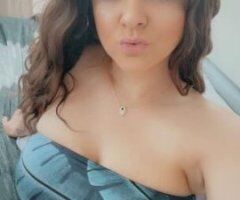 🔥 Busty Brunette in Pittsburgh Ready for Fun 🍑💋