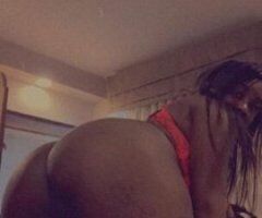 Slippery Seduction Awaiting 🍑💋💦😘
