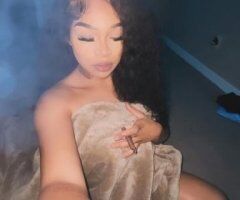 ✨ Houston's Yella Temptation Awaits! 💋🍑