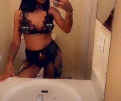 Petite Princess Awaits 💦👑🍑 Memphis Magic