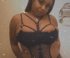 Greensboro's Curvy Delight 🍑💦 Short & Sweet Treat 💋😘 - Image 4