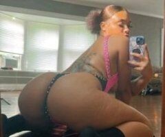 Buffalo Bliss 💋🍑 Tight & Tempting Fun Awaits! - Image 2