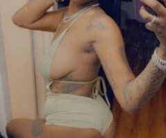 Curvy Dream Awaits 💋🔥 QV Delights 💦 Available Now!