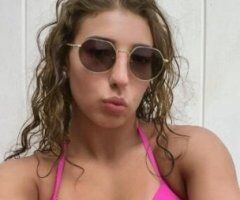 Jenna's Paradise: Unforgettable Honolulu Escapade 💦🍑💋 - Image 2