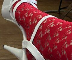 Curvy MILF Craving You 🍑💋 Available Now!