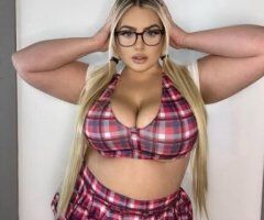 Wet & Wild 🍑 Blonde Ready to Play 💦😘