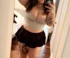 One Night in Houston 🔥💋 Curvy Temptation Awaits! 👠😘 - Image 3