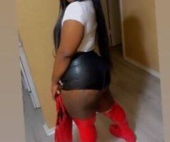Waco's Curvy Delight 💦🍑 Sweet Temptation Awaits 💋 - Image 2