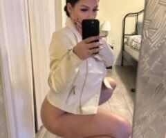 Everett's Sensual Brunette 🍑💋 See Me Now! - Image 6