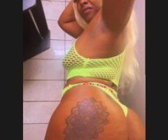 🔥 Bella's Backdoor Bliss: Quickie Special 💋🍑 - Image 3