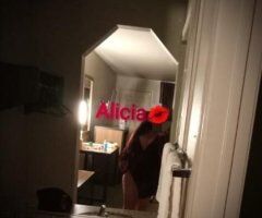 Unleash Your Desires with Alicia 🍑💋💦 - Image 5