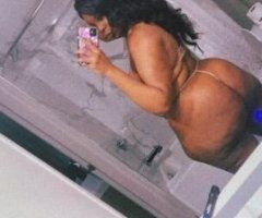 🍑 Tall Temptress Awaits! 💋🌴 Luscious Chocolate Delight 🌟