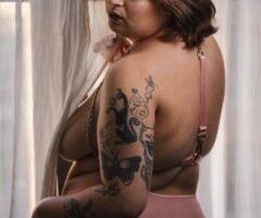 🍑 Curvy Charmer Awaits Your Desires 💦💋 - Image 2