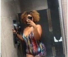 Thick Morena Delight 🌴💋 Dive In Deep 💦👅