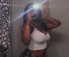 Ebony Temptress Awaits 💋 One Night of Passion 🍑🔥 - Image 4