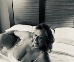 🔥 Sexy MILF & TS Delight – Your Ultimate Trio Fantasy! 💋🍑 - Image 2