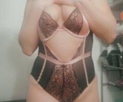 Sweet Honey 🍯 Awaits in Hampton 💋 - Image 5