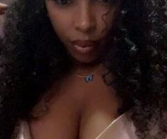 Wichita's Flirty Temptress Awaits 💋🍑💦 - Image 3