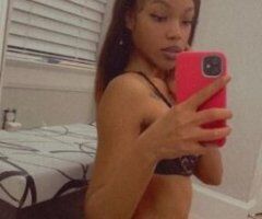 Slim Temptress Awaits You 🍑💋💃 - Image 5