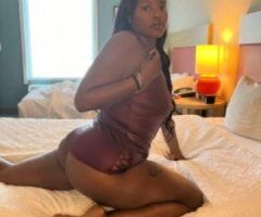 El Paso's Ebony Goddess 🌟 Your Daily Delight 💋💦 - Image 2