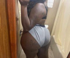 🍫 Thick Throat Goddess 🍑 Ready for Your Desires 💋💦 - Image 4
