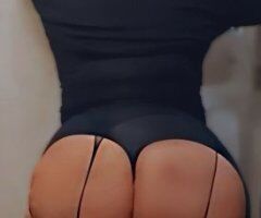 💦 MILF Magic: Throat Queen Awaits! 🍑💋 - Image 5