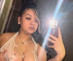 🔥 Let's Get Wet: Facetime Fun Awaits 💦🍑 - Image 2