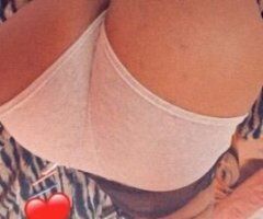 💋 Sizzling Squirt Queen Awaits 💦👅💫 Ready to Play?