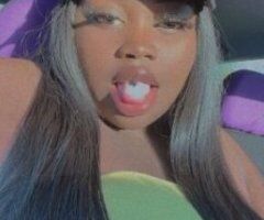 Juicy Delight Awaits You 💦💋🍑