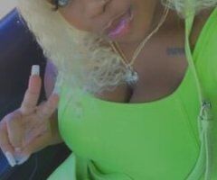 Exotic Ebony Delight: Car Fun & Magic 💋💦🍫 - Image 3
