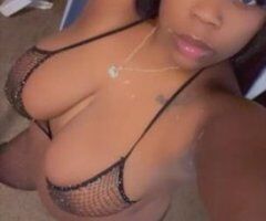 Exotic Ebony Delight: Car Fun & Magic 💋💦🍫 - Image 9