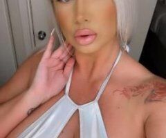 🔥 Curvy Blonde Tease in Palm Springs 🍑💦💋 - Image 4
