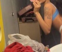 Facetime Frenzy with a Creamy Petite Freak 💦📲 - Image 4