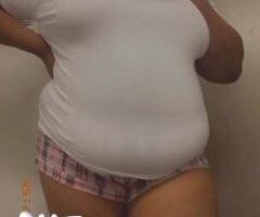 Voluptuous Temptation Awaits 💋🍑💦 - Image 2
