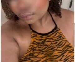 Curves & Charm Await 💋🍑 Let's Play! 💦 - Image 4