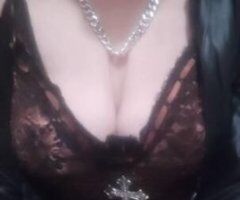 🔥 Sensual Blonde Cougar Ready to Play! 💋🍑💦 - Image 2
