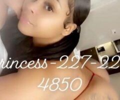 Royal Rendezvous 👑💋 Norfolk's Temptress Awaits! 🔥💦 - Image 2