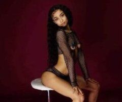 Petite Playmate Awaits 💋🍑 Sensual Delights 💦 - Image 6