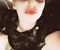 Petite Pleasure Awaits in Athens 🍑💋 - Image 2