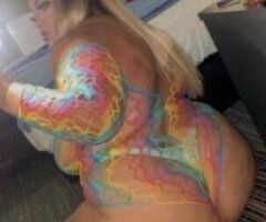 Visalia Vixen: 💦 Tight Treat Awaits 🍑💋