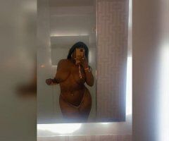 Chicago's 💋💦 Ultimate Super Soaker Bombshell 🍑🔥 - Image 3
