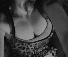 🍑 Petite Pleasure Danielle Awaits 💋🔥 - Image 2
