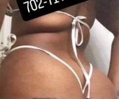 Ebony Temptation Awaits in Mohave 💋🍑😘 - Image 2