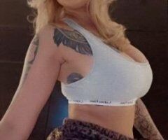Blonde Bombshell in SLO 💋 Ready to Delight 🍑✨ - Image 2