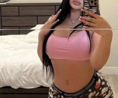 🍑 Hot & Tempting Snow Bunny Awaits 💦💋