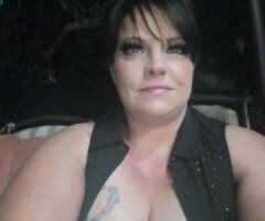 🔥 Sultry MILF Awaits Your Touch 💋💦